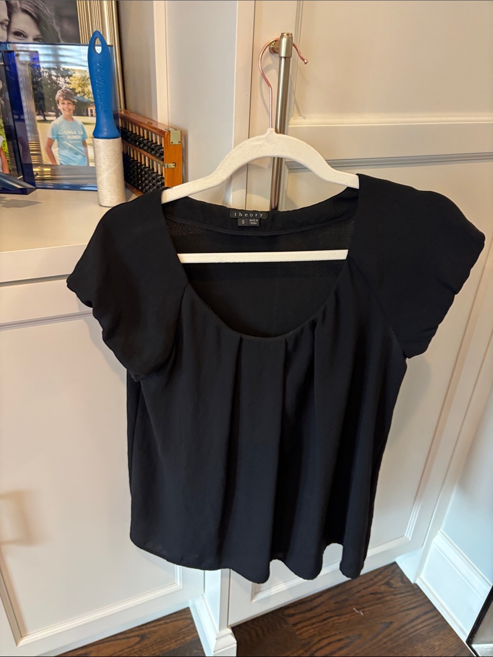 Theory Black Cap-Sleeve Scoop Neck Blouse